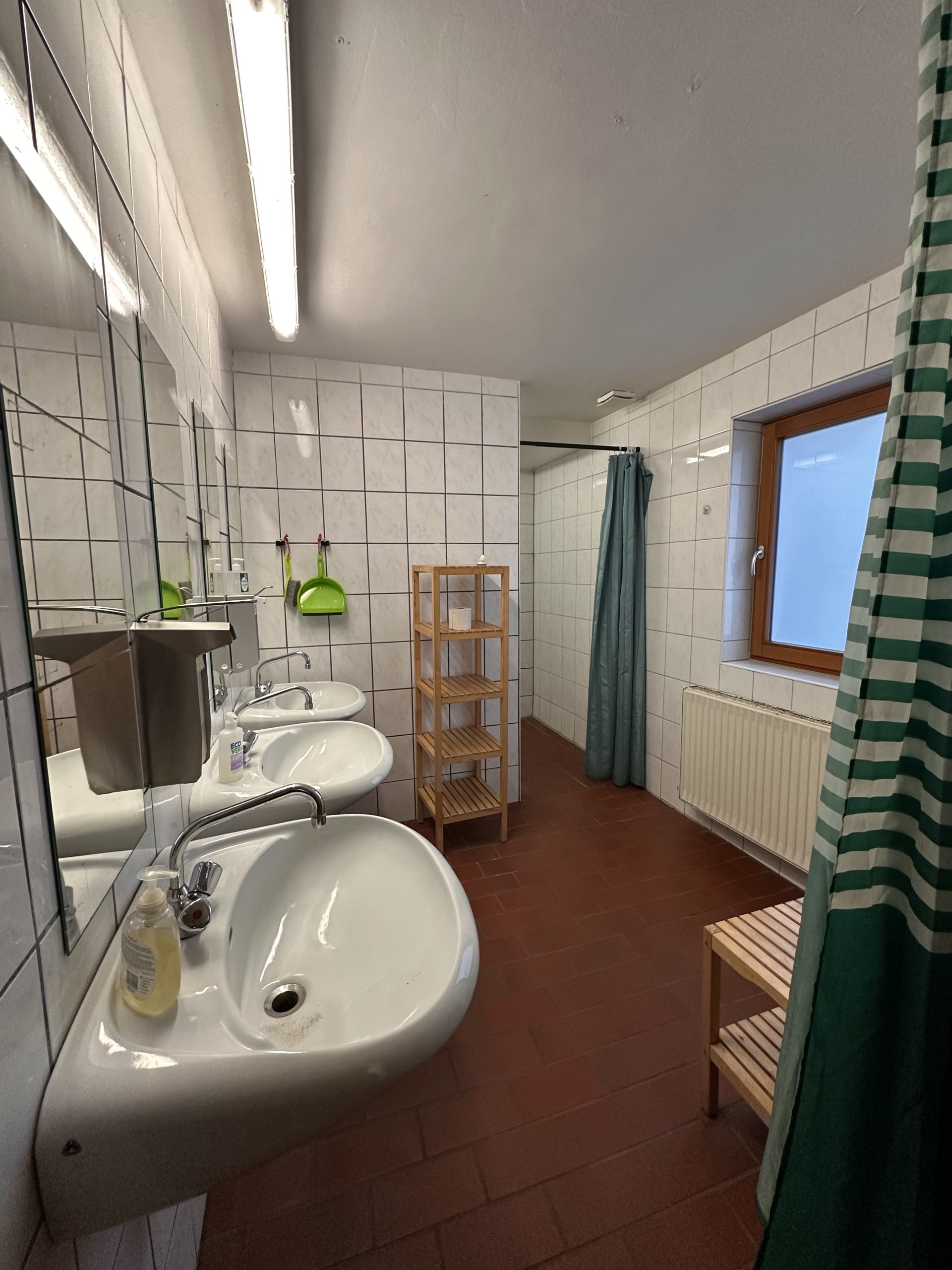 Sanitäranlagen 2 unten