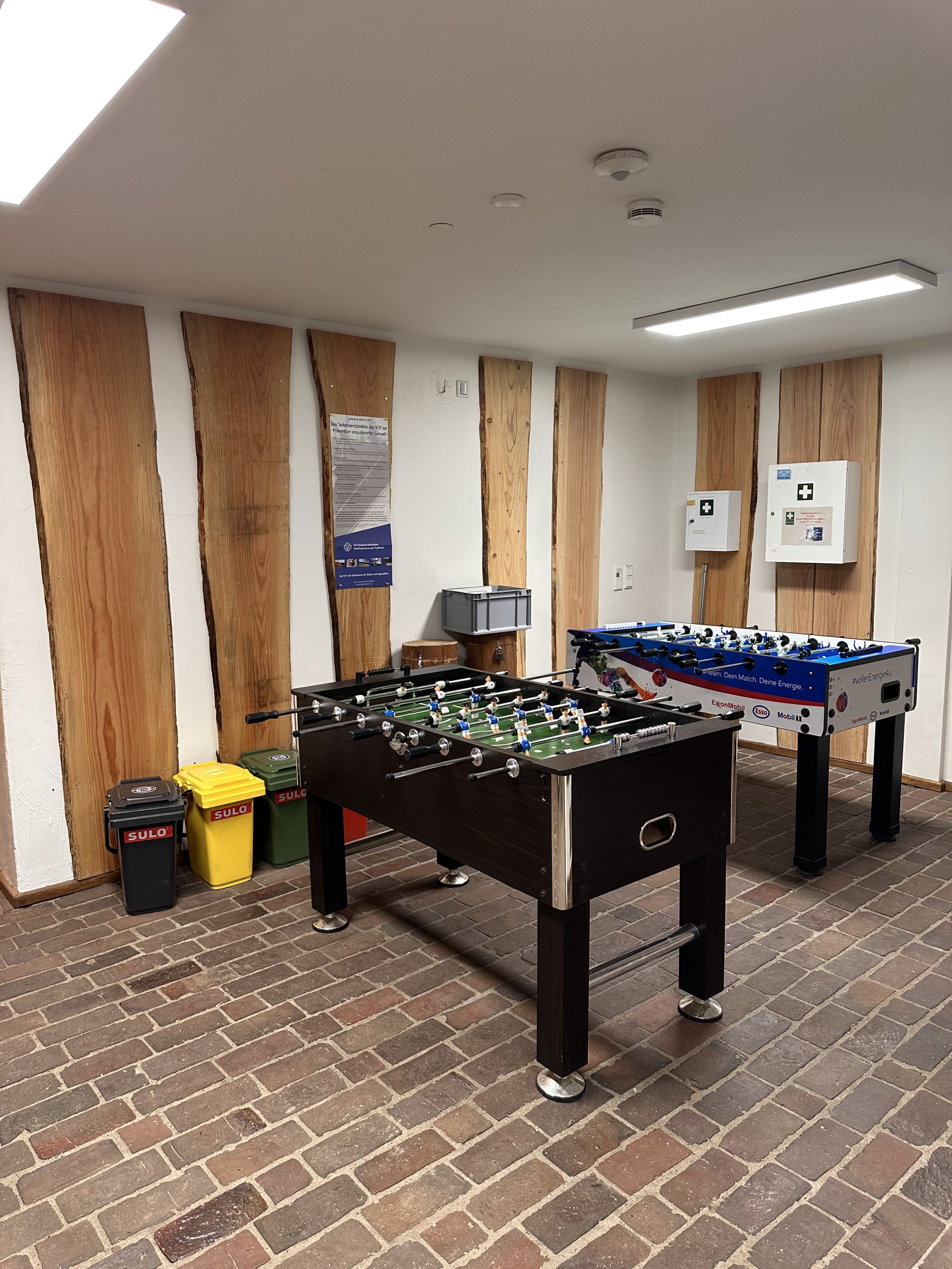 Flur mit Tischkickern